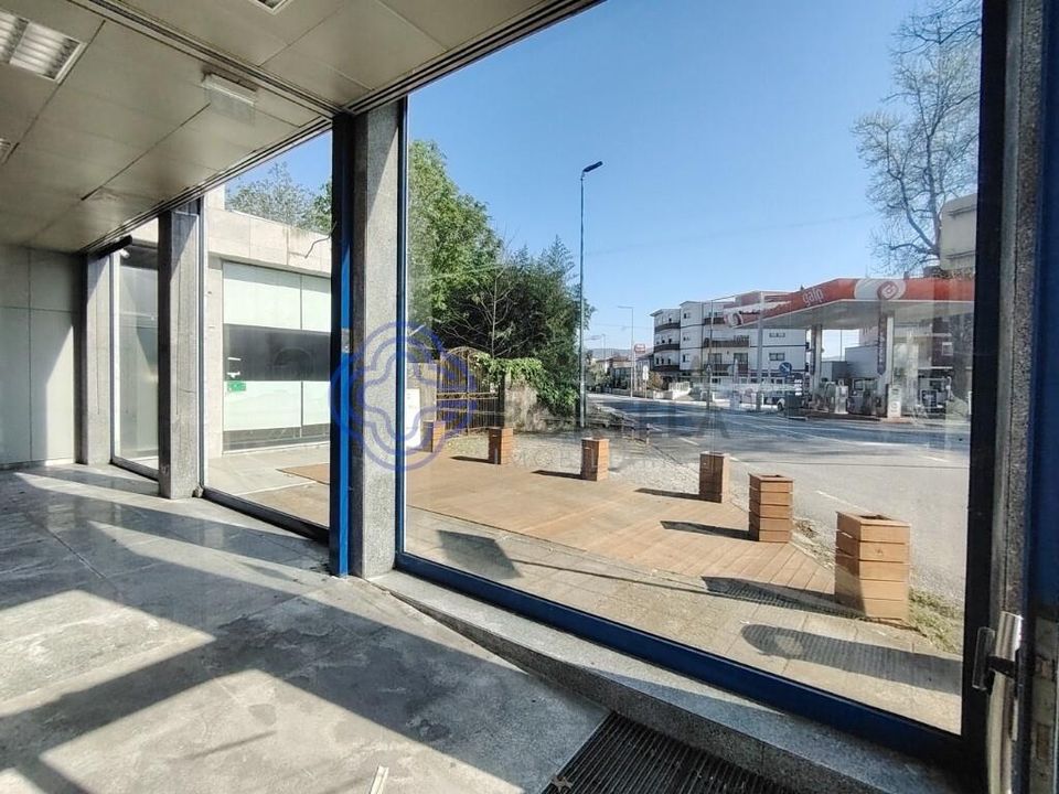 Erhvervsejendom i Santo Tirso, Porto - foto 1