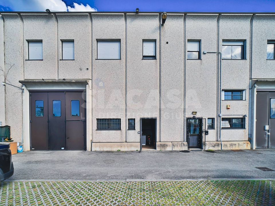 Erhvervsejendom i Pozzuolo Martesana, Milan - foto 2