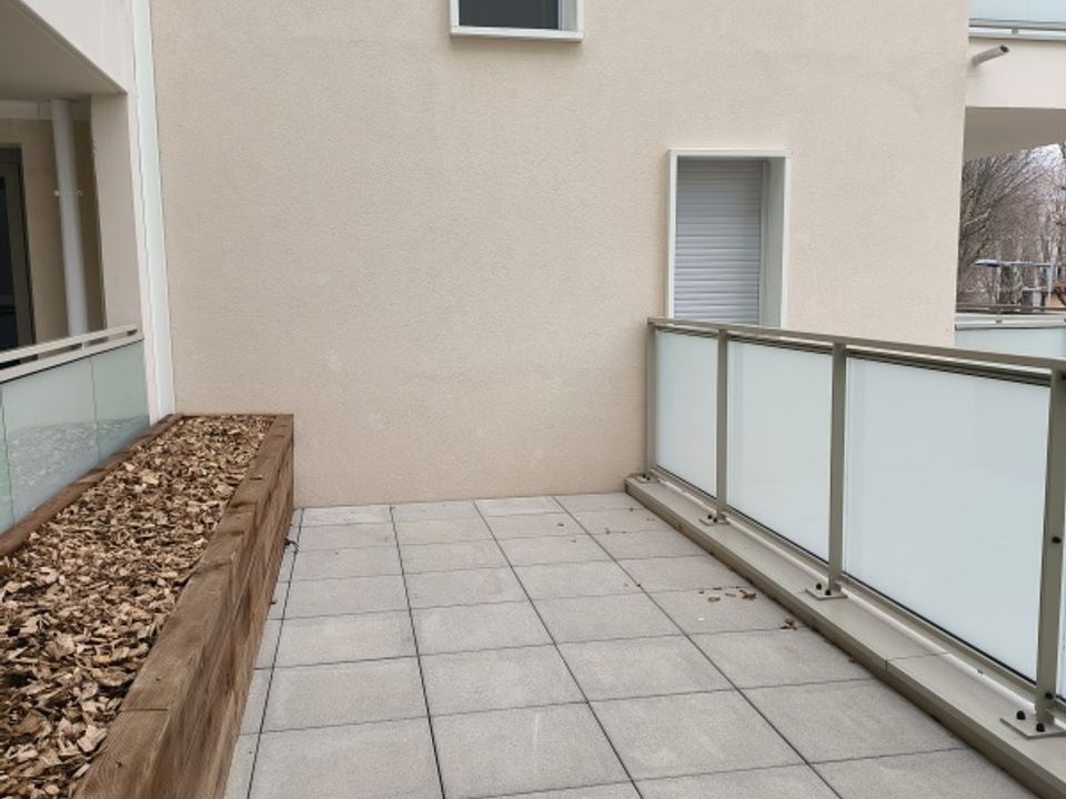 Apartment in Villefranche-sur-Saône, Rhone - photo 1