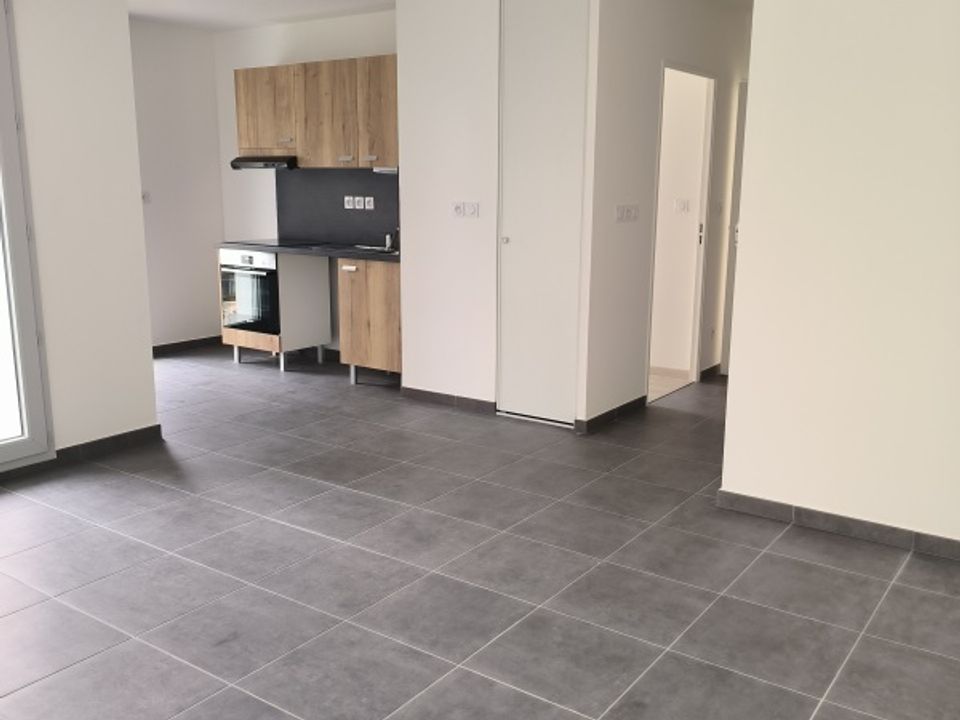 Apartment in Villefranche-sur-Saône, Rhone - photo 2