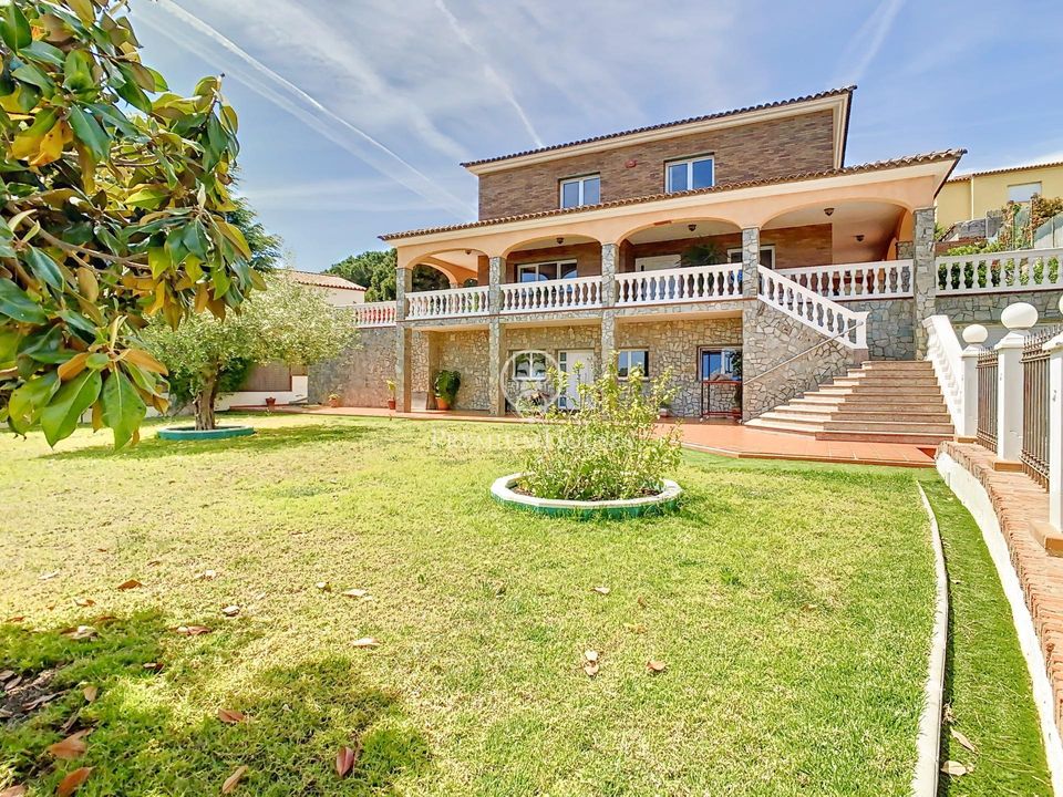 Villa i Badalona, Barcelona - foto 1