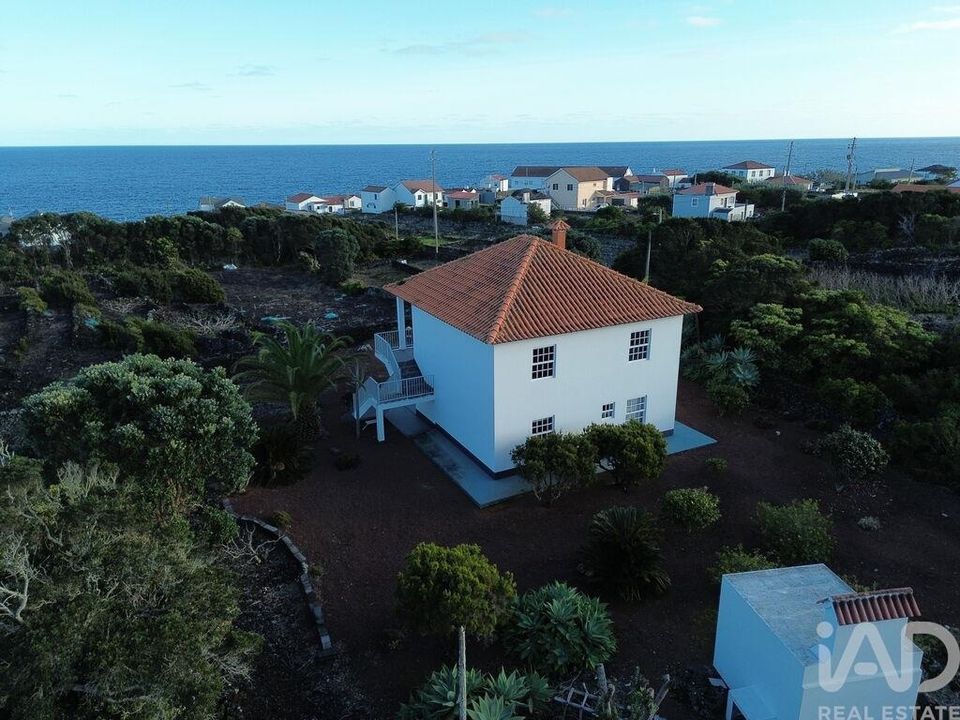 Casa de pueblo en Lajes do Pico, Pico - foto 2