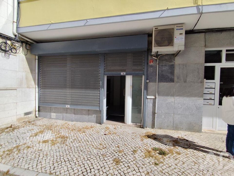 Erhvervsejendom i Loures, Lisbon - foto 1