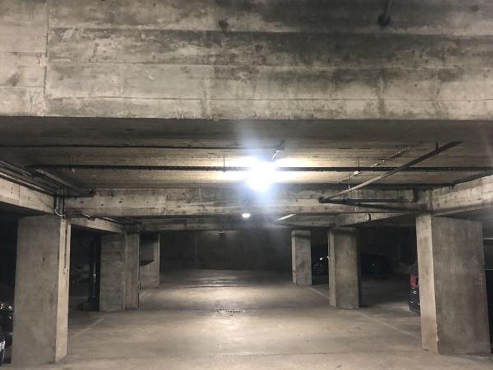 Espai d'estacionament a Lyon, Rhone - foto 1