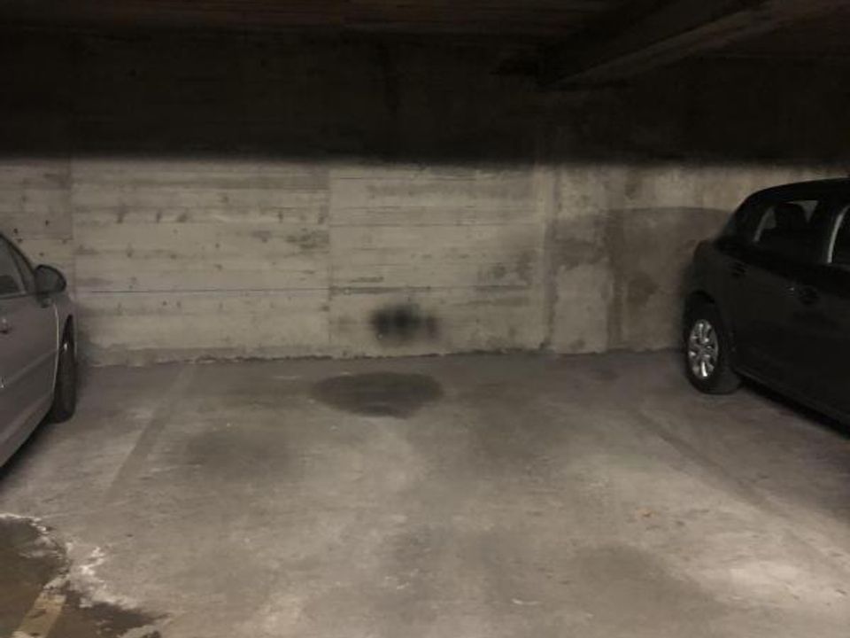 Espai d'estacionament a Lyon, Rhone - foto 2
