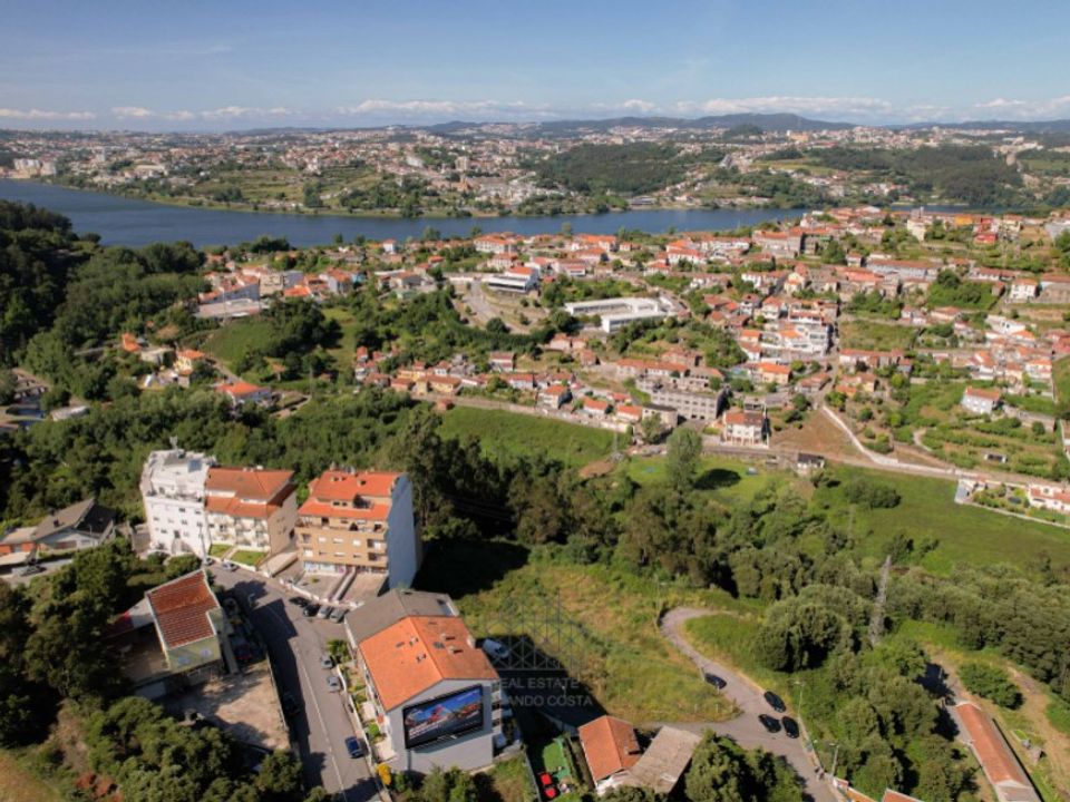 Helårsgrund i Vilar de Andorinho, Porto - foto 2
