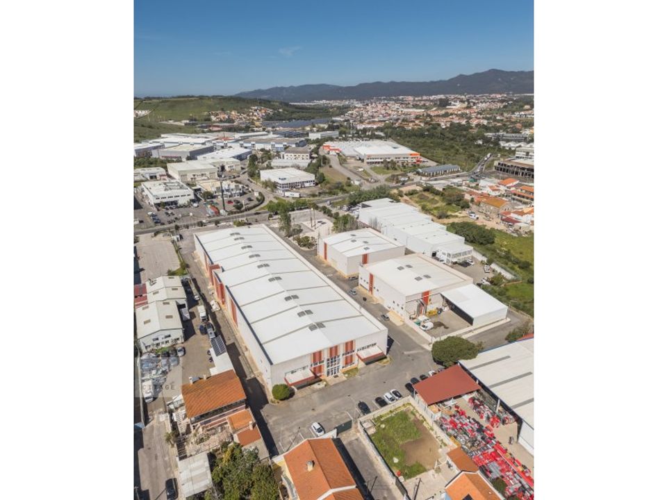 Commercial property in Rio de Mouro-Estacao, Lisbon - photo 4