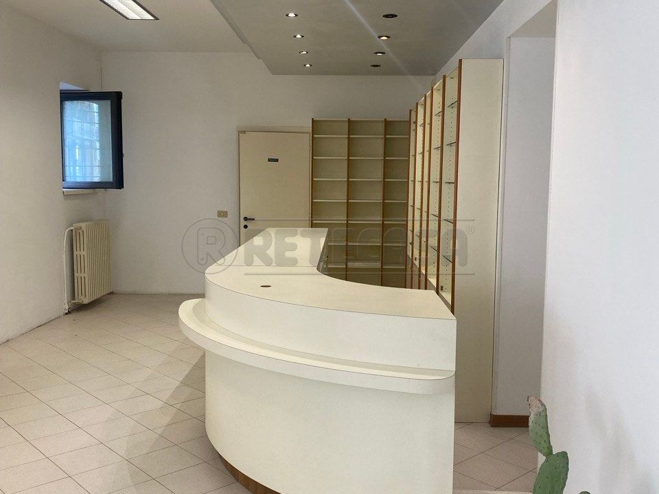 L'establiment comercial a Orgiano, Vicenza - foto 2