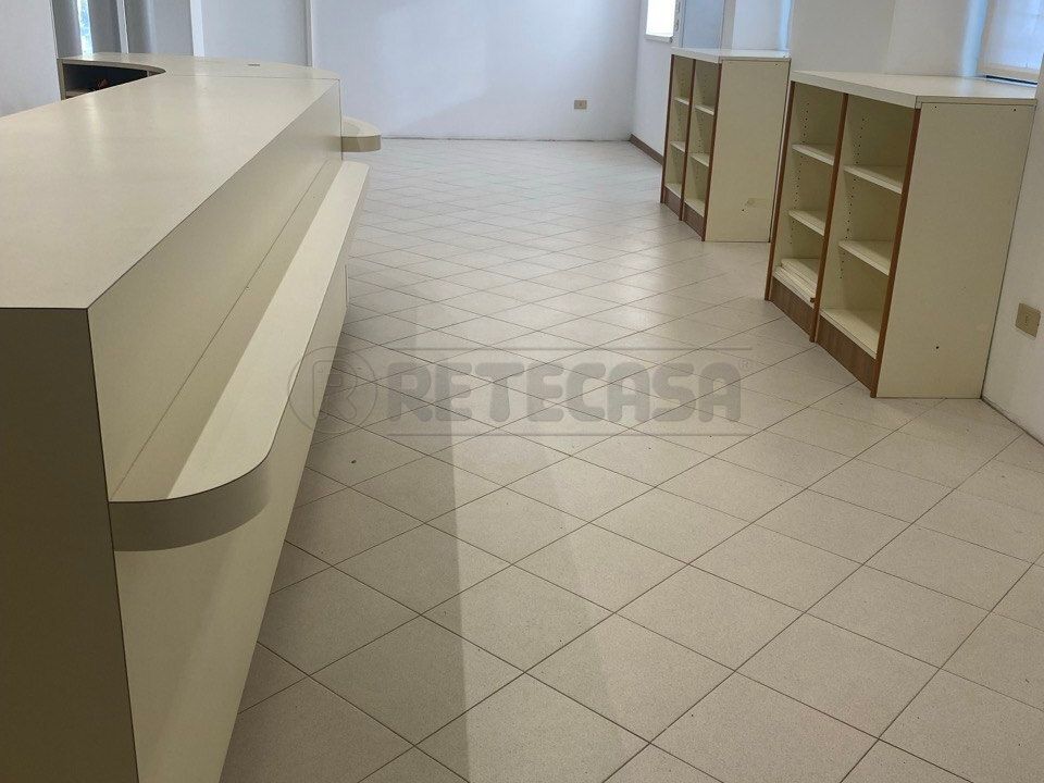 L'establiment comercial a Orgiano, Vicenza - foto 3