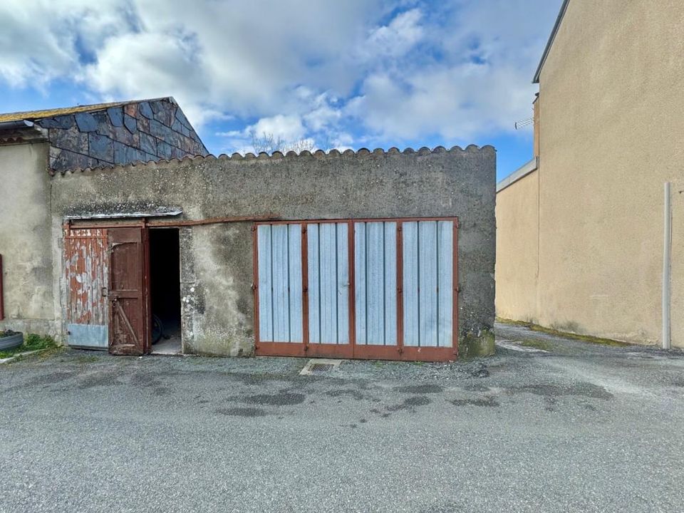 Garage i Saint-Salvy-de-la-Balme, Tarn - foto 1