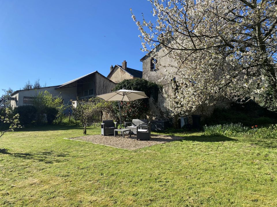 Landsbyhus i Le Dorat, Haute-Vienne - foto 1