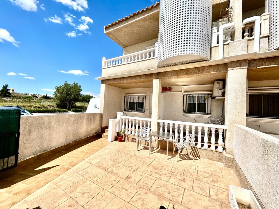 Lejlighed i Villamartin, Alicante - foto 1