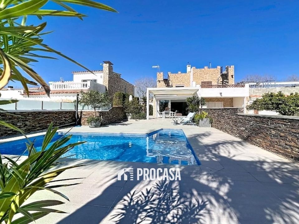 Villa i Empuriabrava, Gerona - foto 1