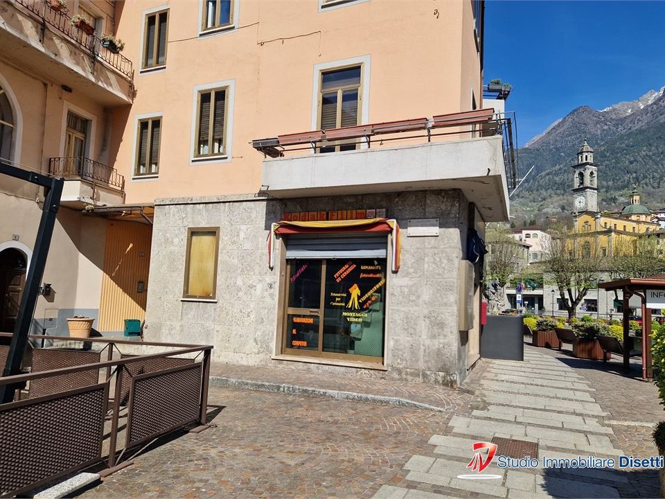 Erhvervsejendom i Edolo, Brescia - foto 1