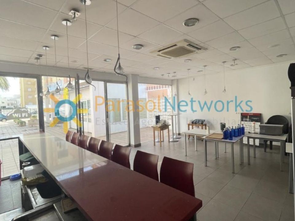 L'establiment comercial a Xeraco, Valencia - foto 3