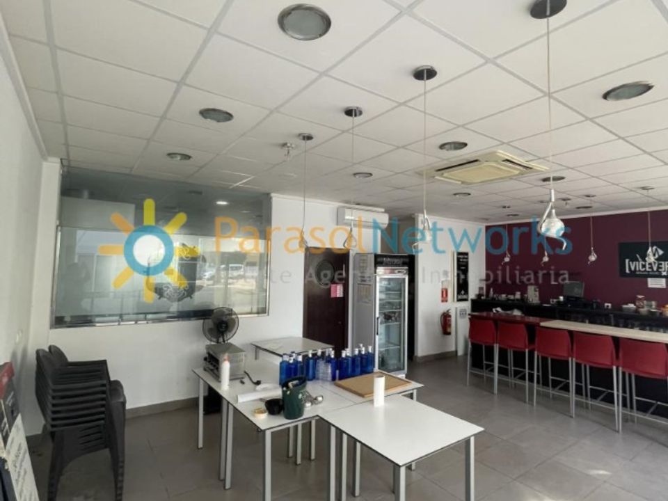 L'establiment comercial a Xeraco, Valencia - foto 2