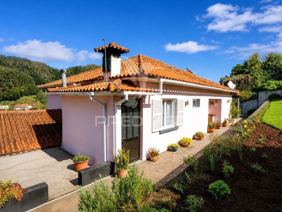 Stadthaus in Machico, Madeira - Foto 1