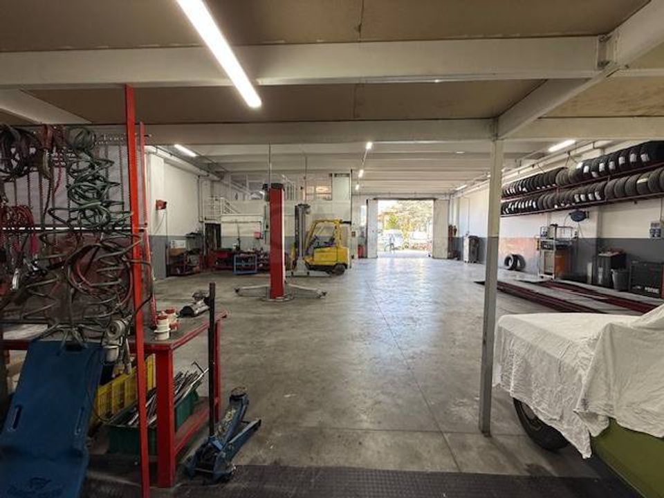Erhvervsejendom i Martinsicuro, Teramo - foto 1