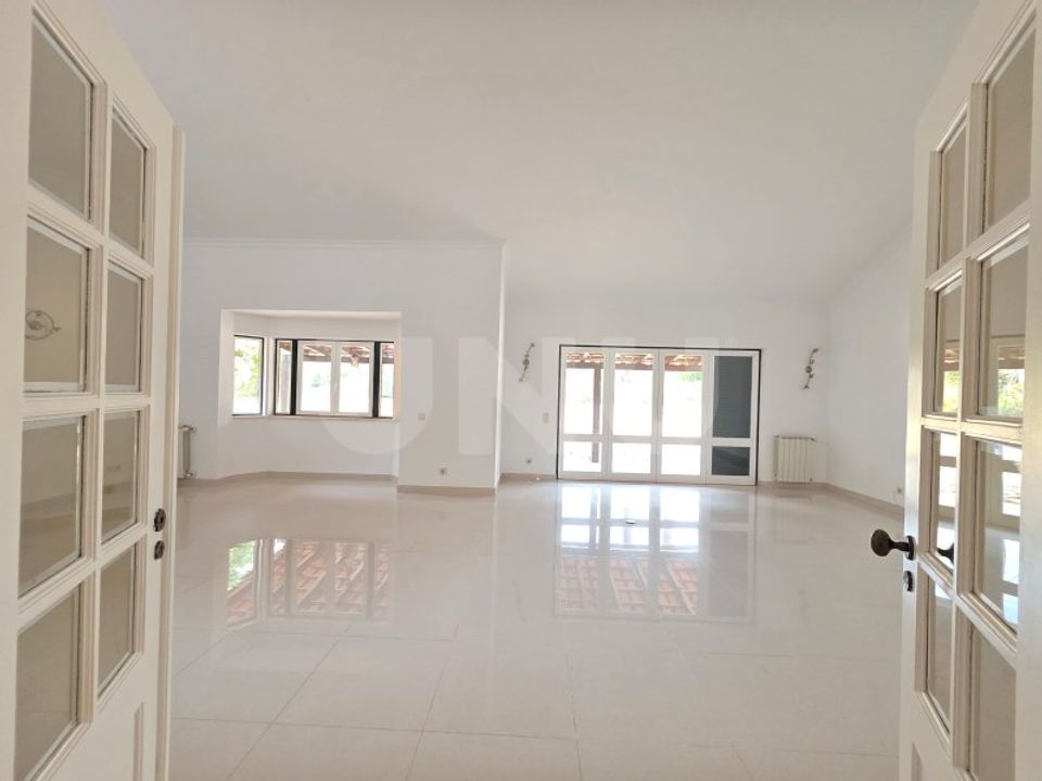 Villa in Almada, Setubal - photo 3