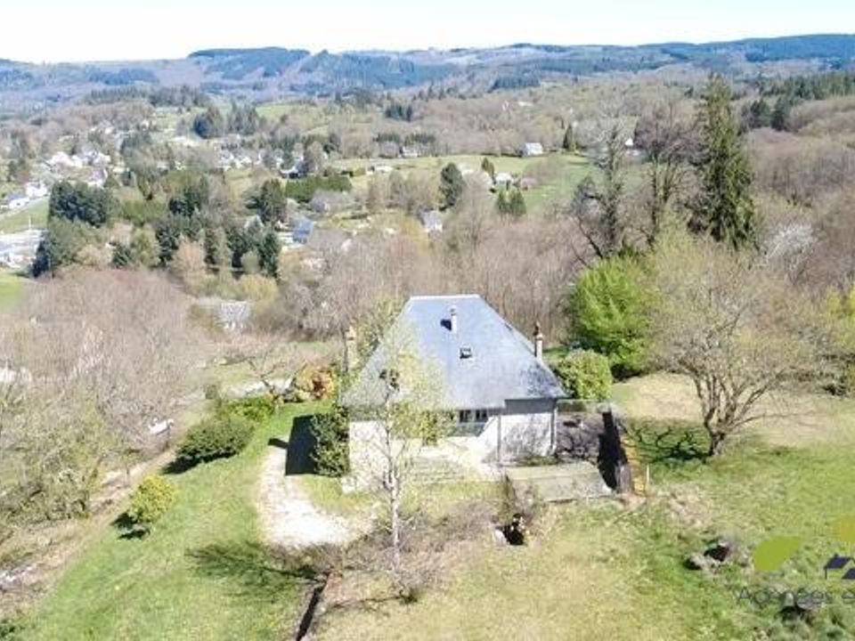 Casa de pueblo en Treignac, Correze - foto 2