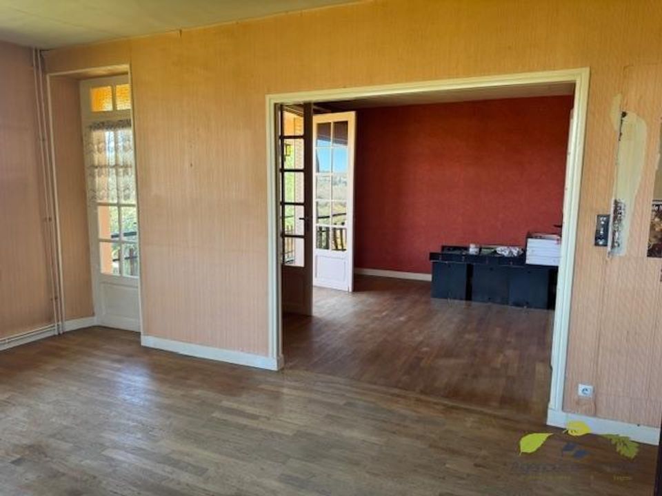 Casa de pueblo en Treignac, Correze - foto 4
