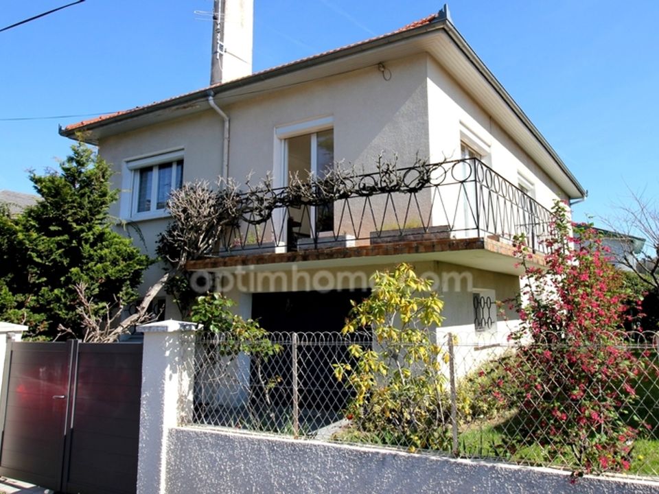 Villa i Bagneres-de-Bigorre, Hautes-Pyrenees - foto 1