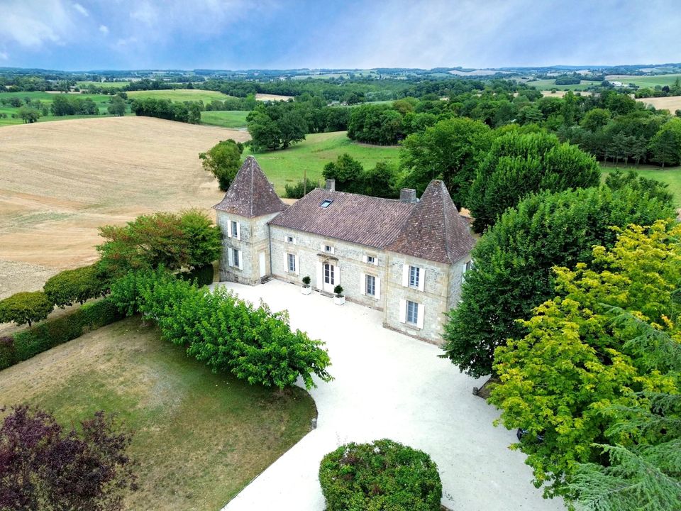 Villa a Saint-Colomb-de-Lauzun, Lot-et-Garonne - foto 1