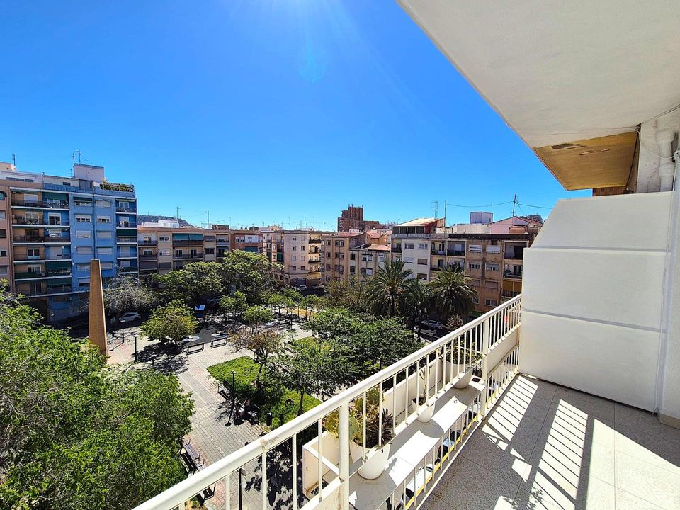 Lejlighed i Alicante, Alicante - foto 1