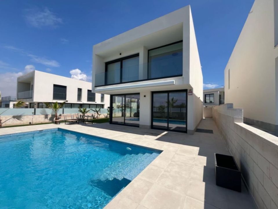 Villa - Gran Alacant, Alicante - photo 1