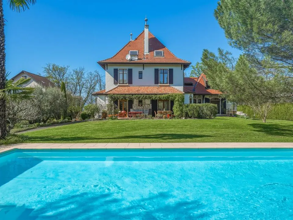 Villa i Thonon-les-Bains, Haute-Savoie - foto 1
