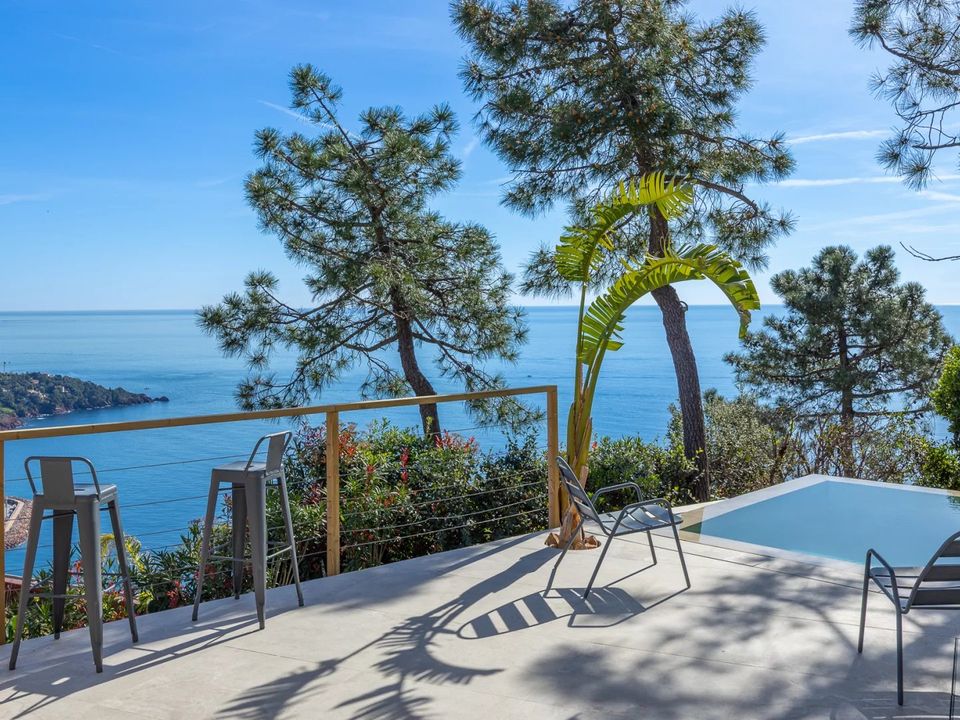 Villa i Theoule-sur-Mer, Alpes-Maritimes - foto 1