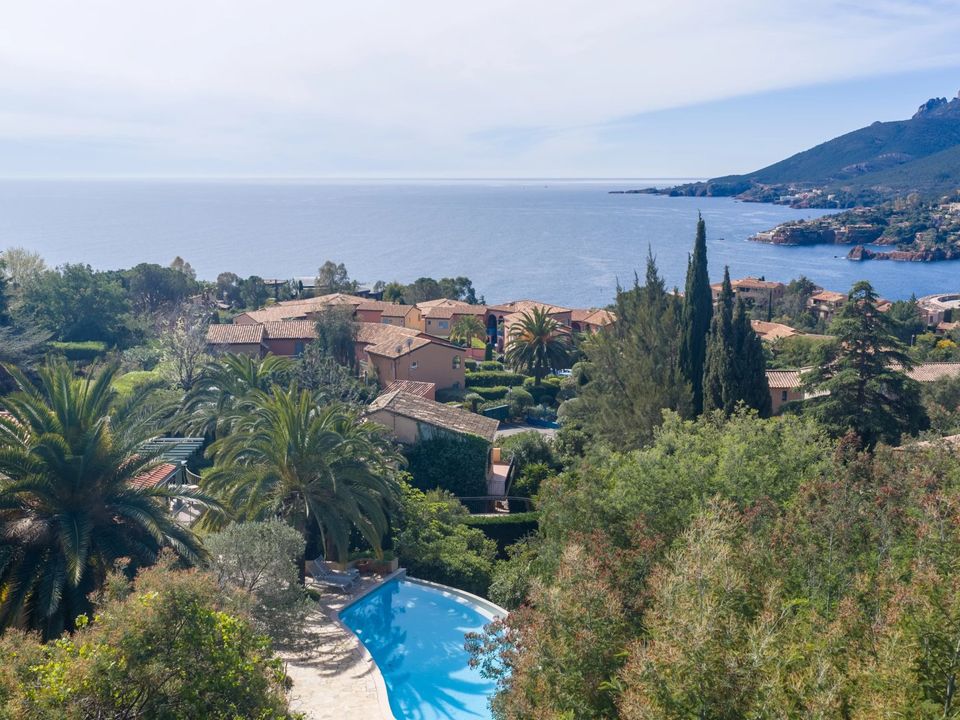 Villa a Theoule-sur-Mer, Alpes-Maritimes - foto 1