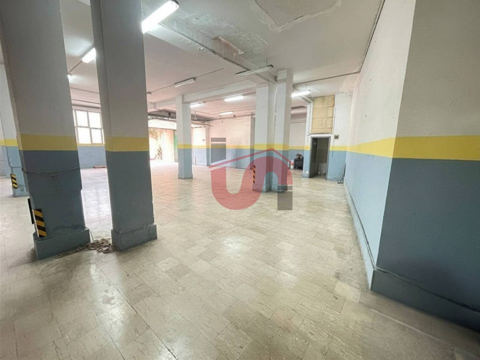 L'establiment comercial a Benevento, Benevento - foto 4