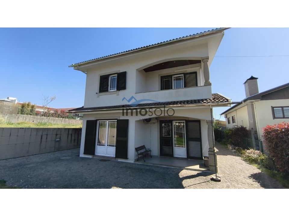 Villa i Nogueira do Cravo e Pindelo, Aveiro - foto 1