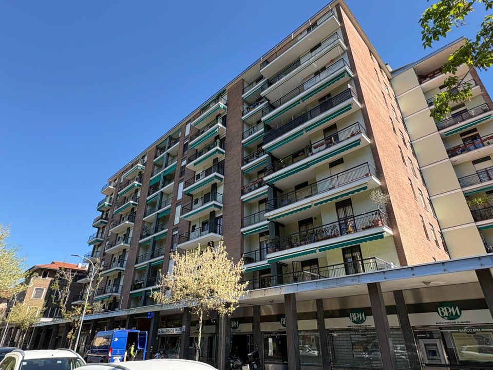 Erhvervsejendom i Rho, Milan - foto 1