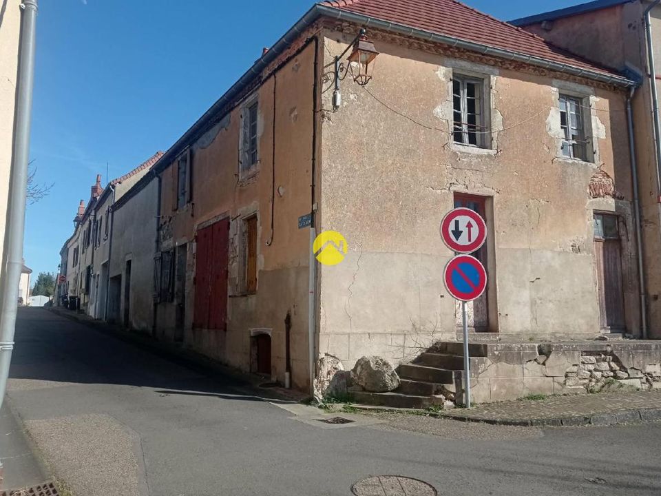 Næringseiendom i Chantelle, Allier - bilde 1