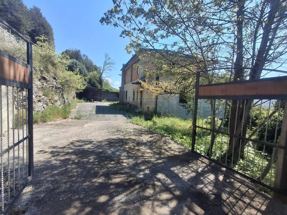 Villa i Mercato San Severino, Salerno - bilde 1