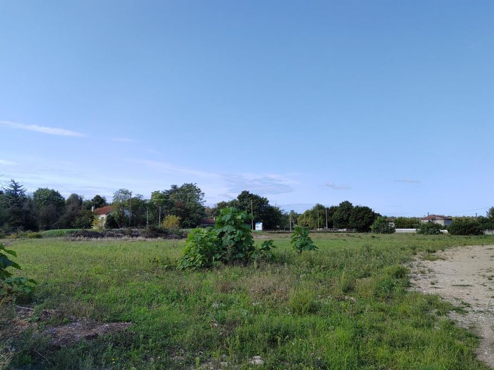 Helårsgrund i Chatuzange-le-Goubet, Drome - foto 1