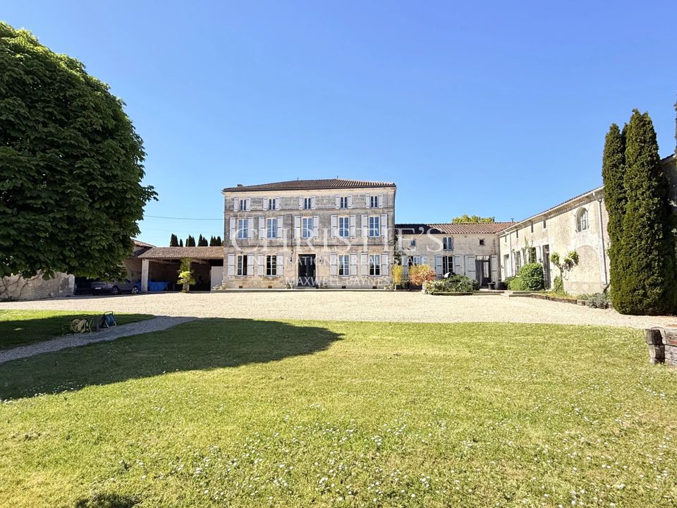 Villa i Barbezieux-Saint-Hilaire, Charente - foto 1