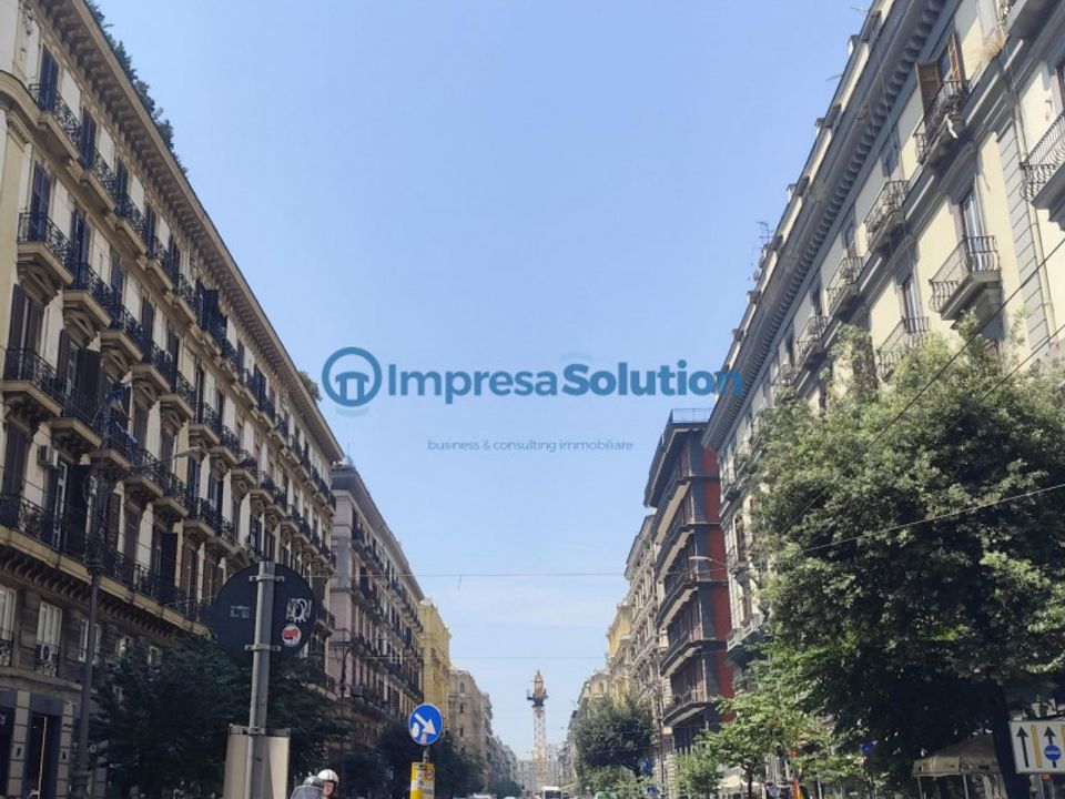 Erhvervsejendom i Naples, Naples - foto 1