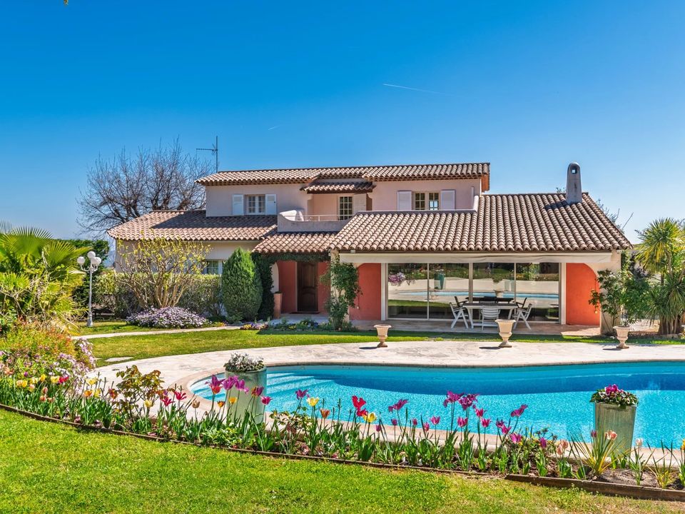 Villa i Le Rouret, Alpes-Maritimes - foto 1