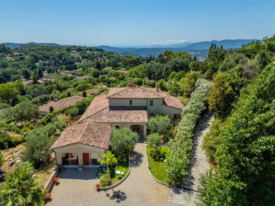 Villa i Chateauneuf-Grasse, Alpes-Maritimes - foto 1