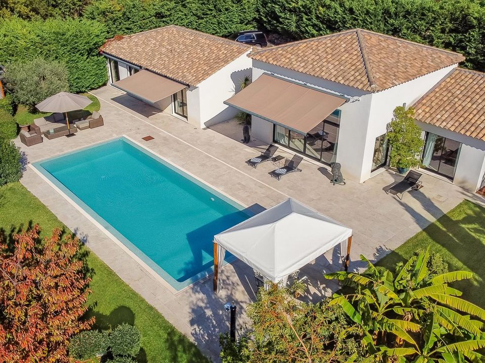 Villa i Roquefort-les-Pins, Alpes-Maritimes - bilde 1