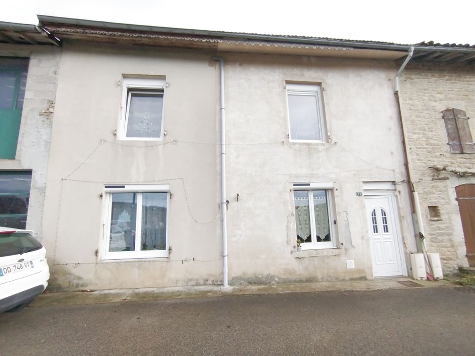Landsbyhus i Saint-Julien, Jura - foto 1