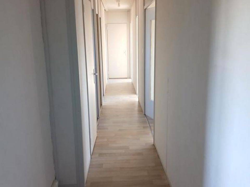 Apartment in Avallon, Yonne - photo 1