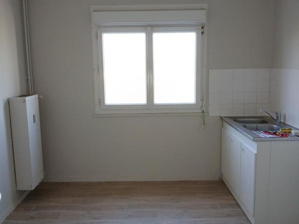 Apartment in Avallon, Yonne - photo 2