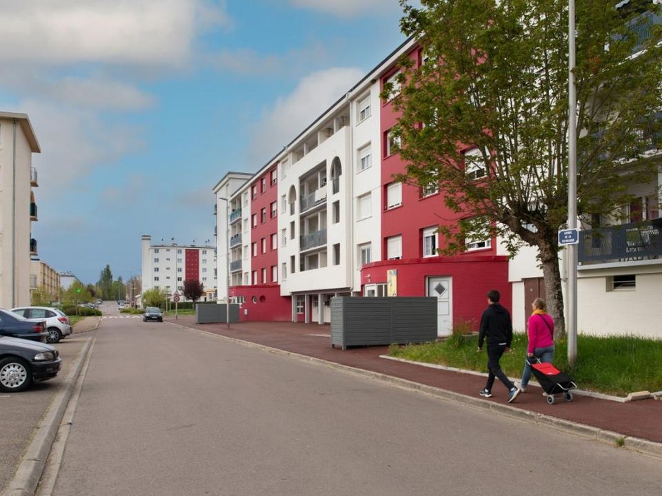 Apartment in Avallon, Yonne - photo 1