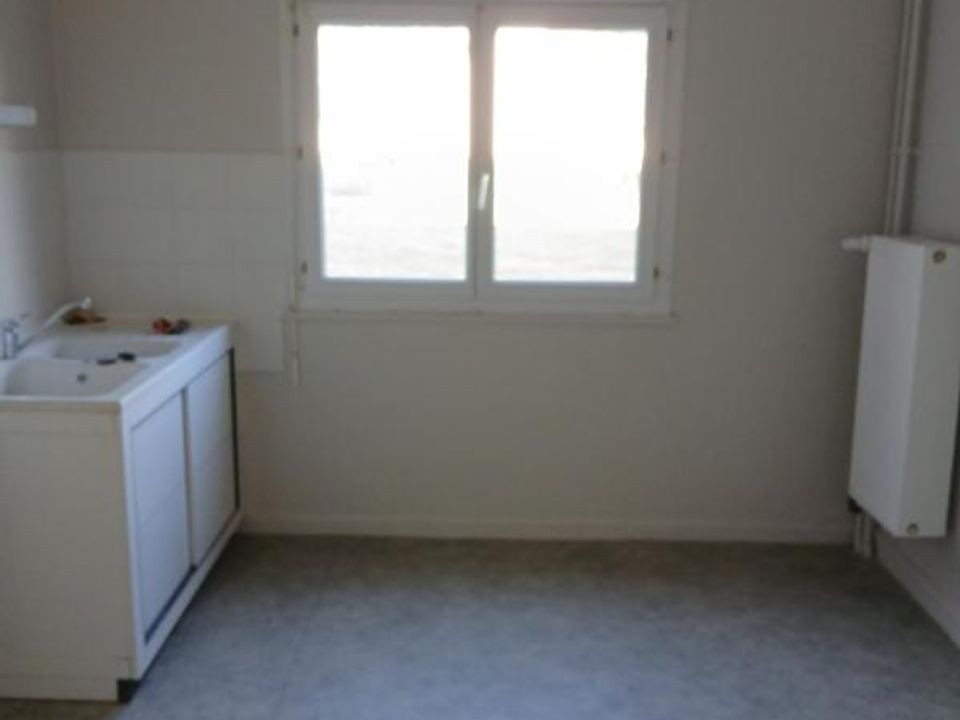 Apartment in Avallon, Yonne - photo 2