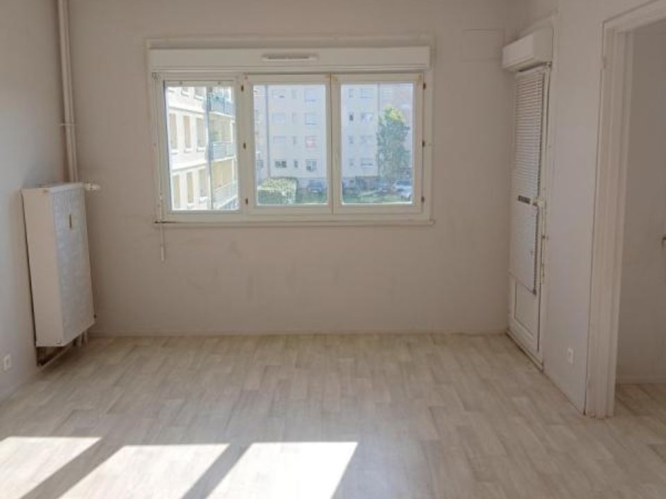 Apartment in Avallon, Yonne - photo 3