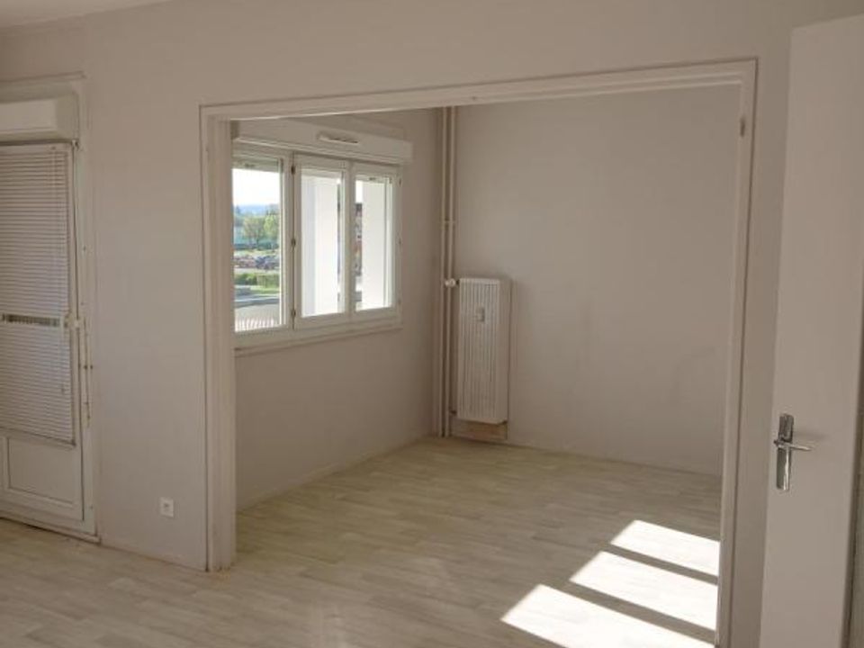 Apartment in Avallon, Yonne - photo 4